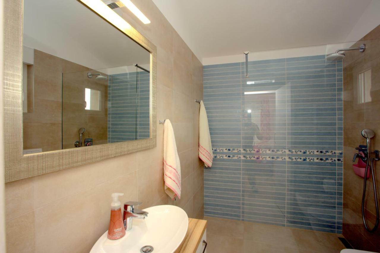 Luxury Villa Lidija Brzac Buitenkant foto