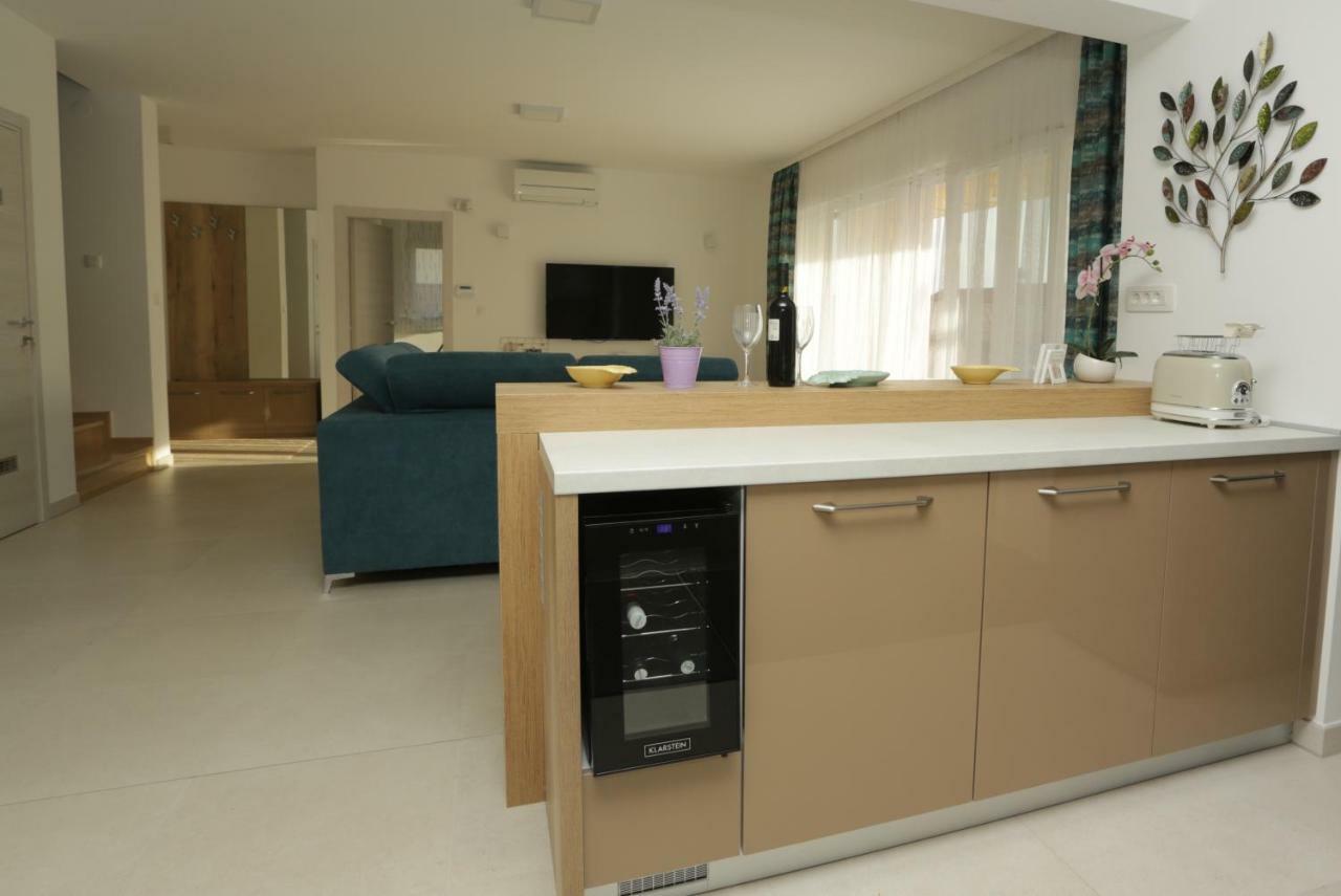 Luxury Villa Lidija Brzac Buitenkant foto